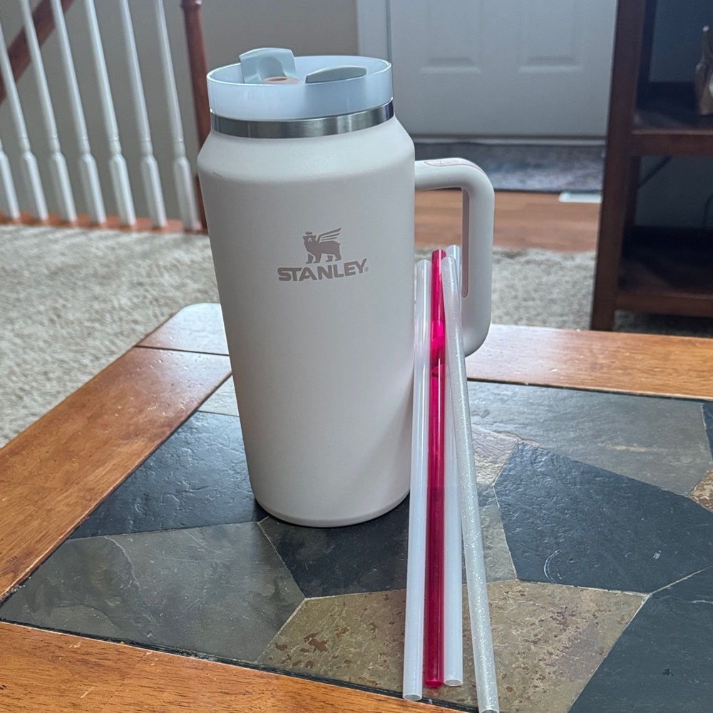 64 oz Stanley tumbler